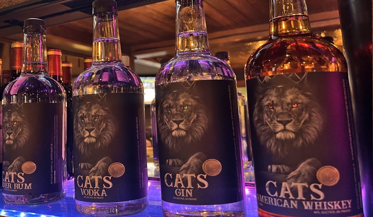 The Cats 4 Bottles web